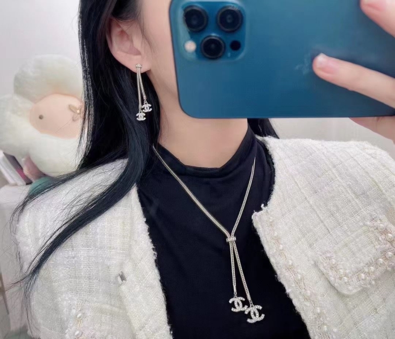 Ch**el earrings